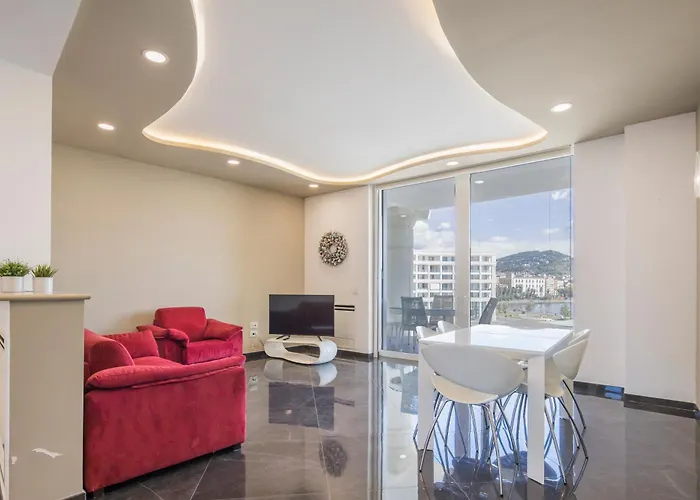 Apartament Crescent Luxury Retreat - Seafront