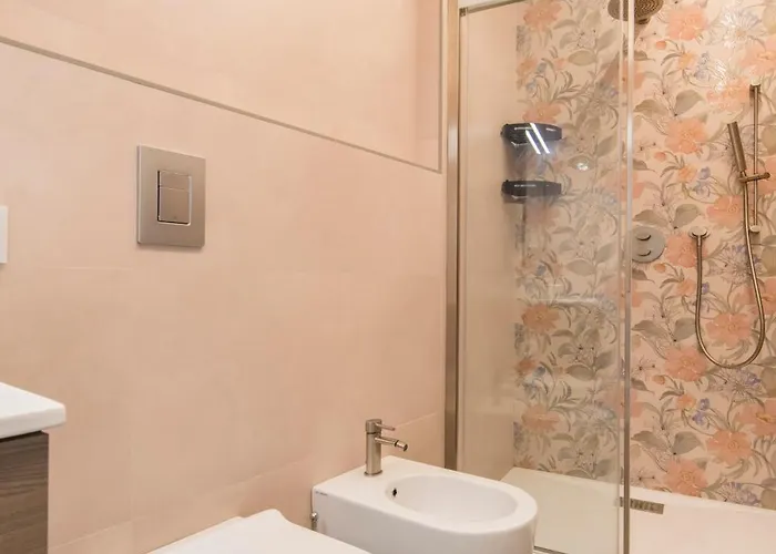 Crescent Luxury Retreat - Seafront Apartament