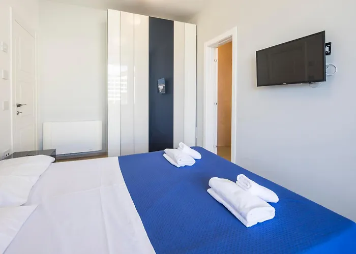Crescent Luxury Retreat - Seafront * Salerno