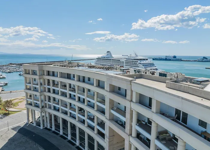 Apartament Crescent Luxury Retreat - Seafront Salerno