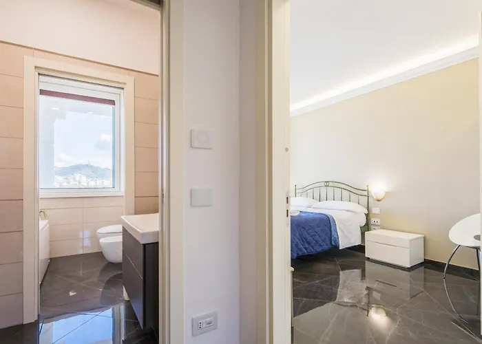 Crescent Luxury Retreat - Seafront Apartament *