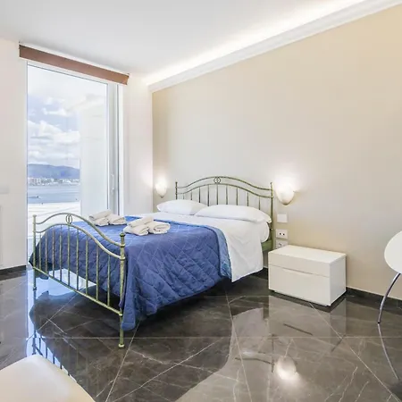 Crescent Luxury Retreat - Seafront Apartment Scala B Apartamento