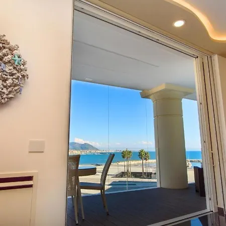 Crescent Luxury Retreat - Seafront Apartment Scala B Apartamento