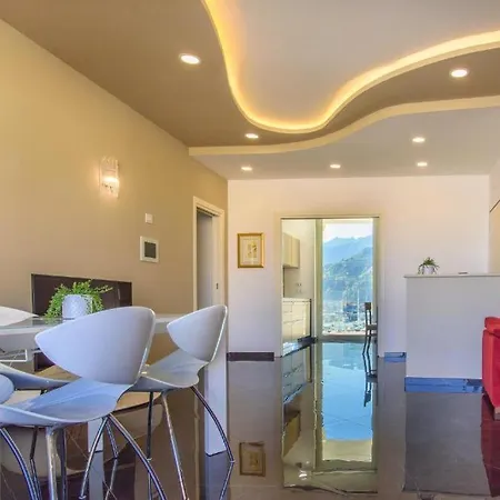 Crescent Luxury Retreat - Seafront Apartment Scala B Apartamento Salerno