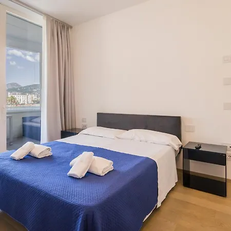 Crescent Luxury Retreat - Seafront Apartment Scala B Apartamento