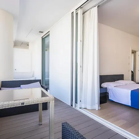 Crescent Luxury Retreat - Seafront Apartment Scala B Apartamento