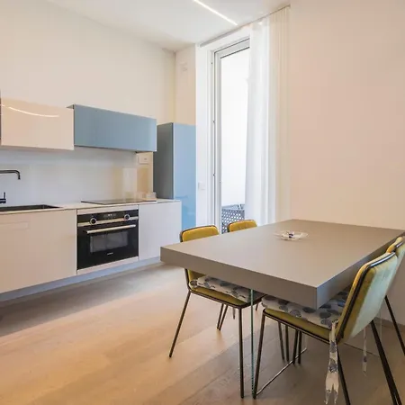 Crescent Luxury Retreat - Seafront Apartment Scala B * Salerno