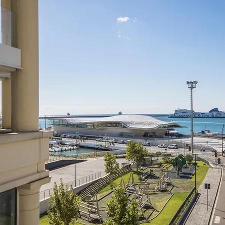 Crescent Luxury Retreat - Seafront Apartment Scala B *