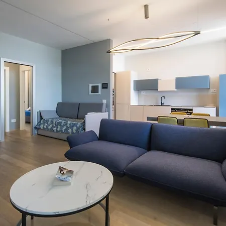 Crescent Luxury Retreat - Seafront Apartment Scala B