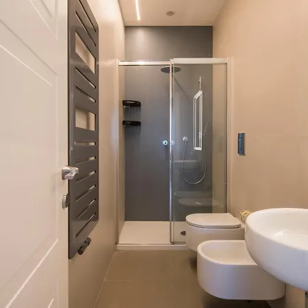 Crescent Luxury Retreat - Seafront Apartment Scala B * Salerno