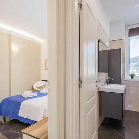 Crescent Luxury Retreat - Seafront Apartment Scala B Apartamento