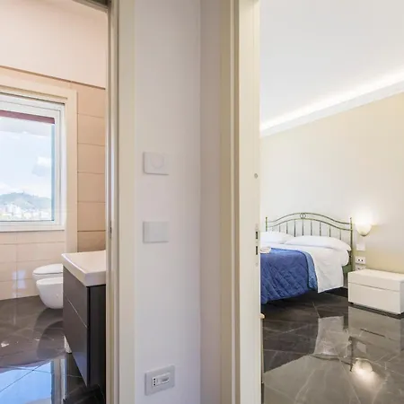 Crescent Luxury Retreat - Seafront Apartment Scala B Apartamento *