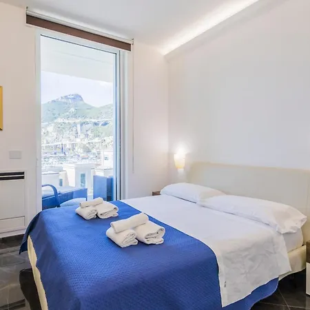 Crescent Luxury Retreat - Seafront Apartment Scala B Apartamento