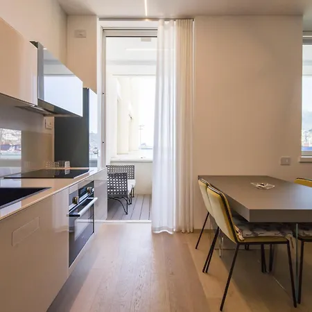Crescent Luxury Retreat - Seafront Scala B דירה סלרנו